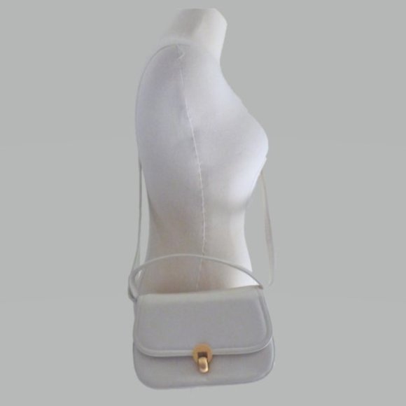 Frenchy of California Ivory Handbag with Detachable Strap - Picture 8 of 10